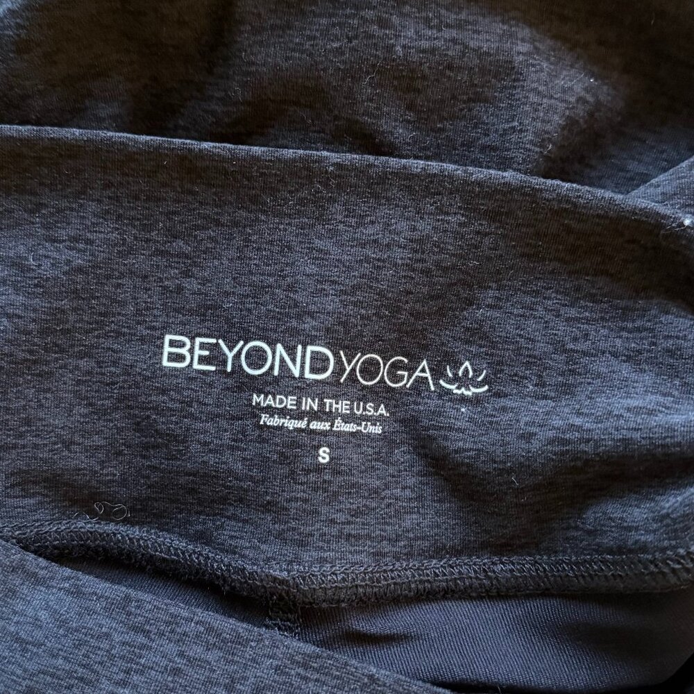 Beyond Yoga Move It Spacedye Athletic Skort in Darkest Night - Size Small - Picture 4 of 8